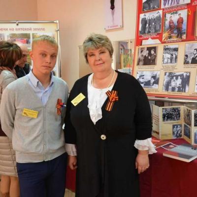 В музейной комнате